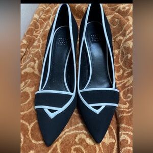White House Black Market Black & White Trim Pointed Toe Heels – Size 8.5–3” Heel
